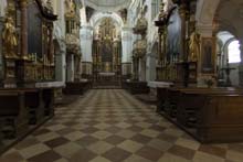 St. Peter Church Central Aisle QTVR